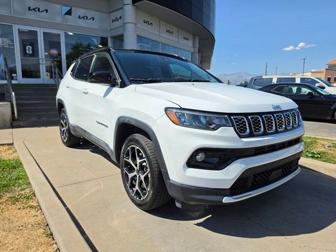 Used 2025 Jeep Compass Limited AWD/4WD image 3