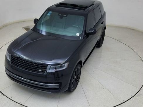 Used 2025 Land Rover Range Rover SE image 77