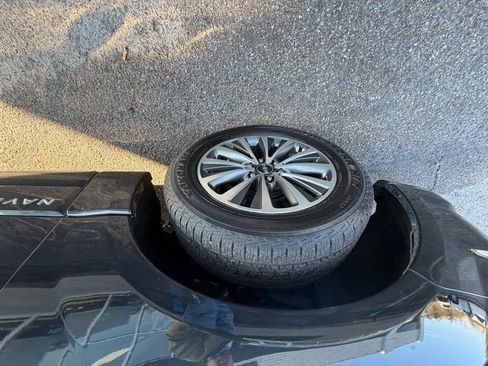 Used 2015 Lincoln Navigator L 2WD image 8