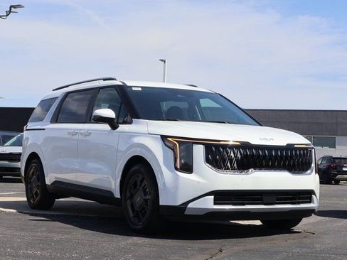 New 2026 Kia Carnival EX FWD image 1