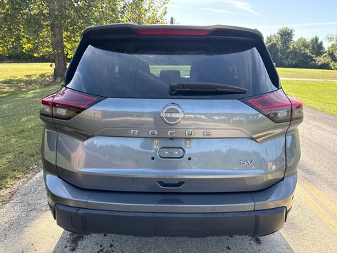 Used 2024 Nissan Rogue SV FWD image 6