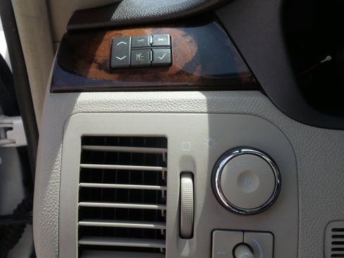 Used 2008 Cadillac DTS image 14