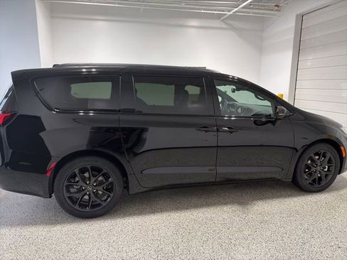 New 2026 Chrysler Pacifica Limited w/ S Appearance Package image 27