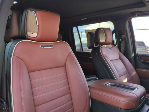 Used 2023 GMC Yukon XL Denali Ultimate image 35