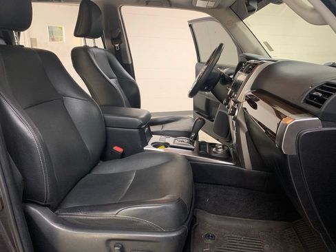 Used 2021 Toyota 4Runner Limited AWD/4WD image 5