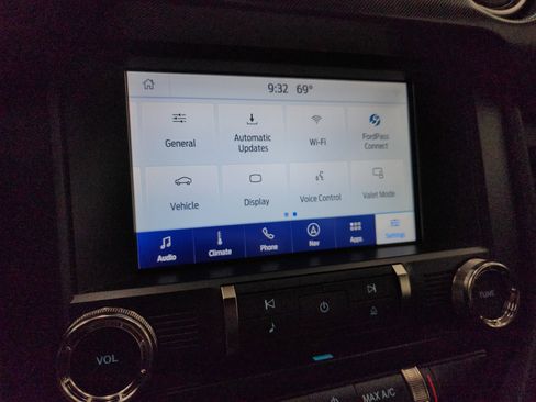 Used 2022 Ford Mustang Shelby GT500 w/ Technology Package image 46