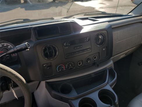 Used 2016 Ford E-350 and Econoline 350 Super Duty image 11