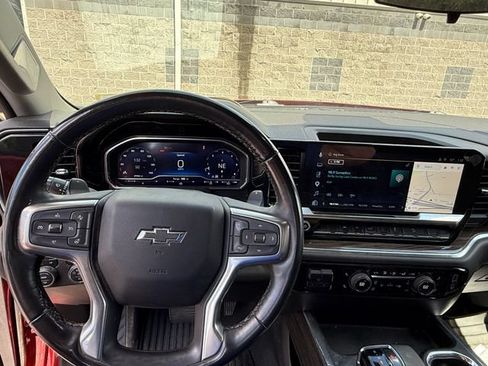 Used 2023 Chevrolet Silverado 1500 RST w/ Z71 Off-Road Package AWD/4WD image 9
