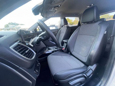 Used 2025 Kia Seltos S image 35