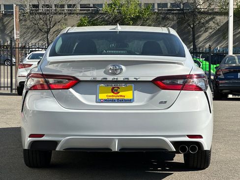 Used 2023 Toyota Camry SE image 5