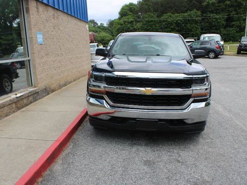Used 2018 Chevrolet Silverado 1500 W/T w/ Trailering Package AWD/4WD image 2