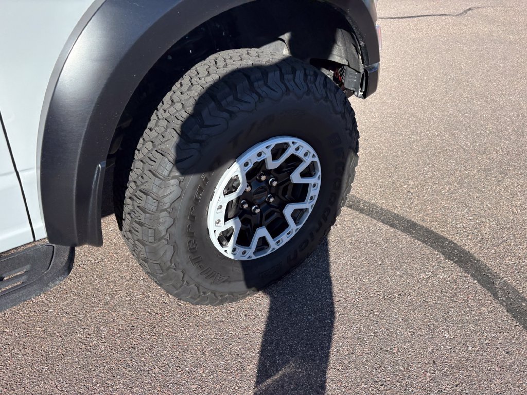 Certified 2025 Ford F150 Raptor w/ Equipment Group 803A Raptor R AWD/4WD image 15