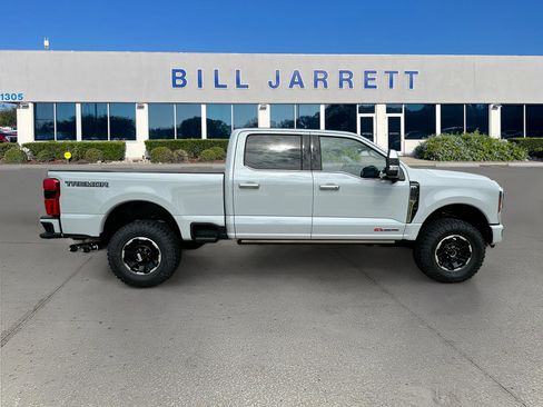 New 2026 Ford F250 Platinum w/ Platinum Plus Package AWD/4WD image 3