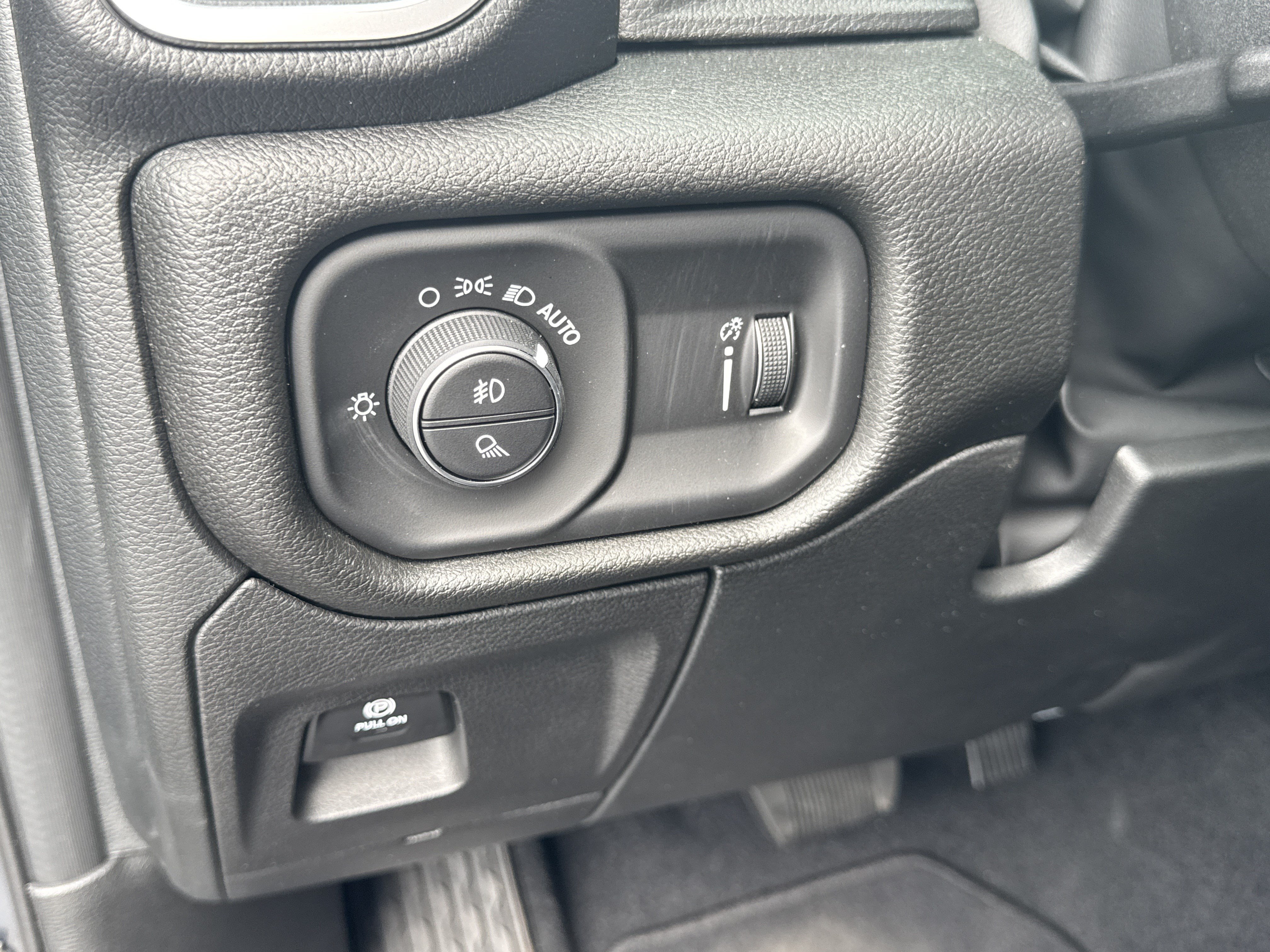 New 2026 RAM 1500 Express AWD/4WD image 33