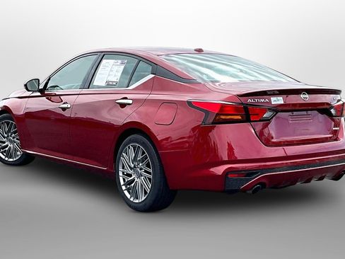Used 2019 Nissan Altima 2.0 Edition One FWD image 10