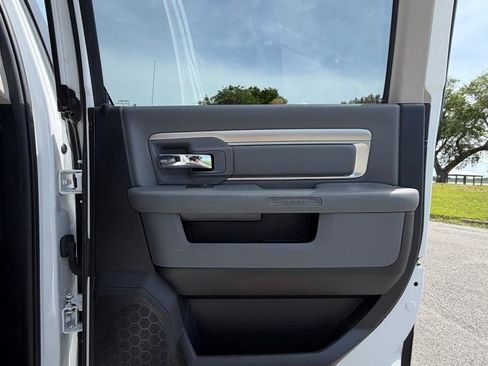 Used 2019 RAM 1500 Classic SLT RWD image 16