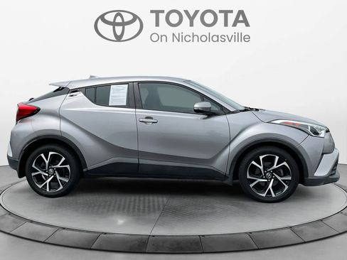 Used 2018 Toyota C-HR XLE FWD image 7