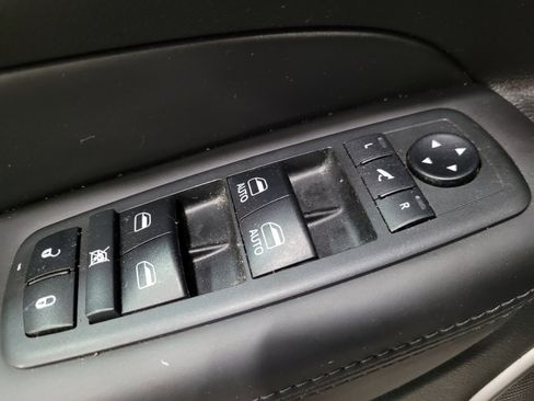 Used 2019 Jeep Grand Cherokee High Altitude AWD/4WD image 27