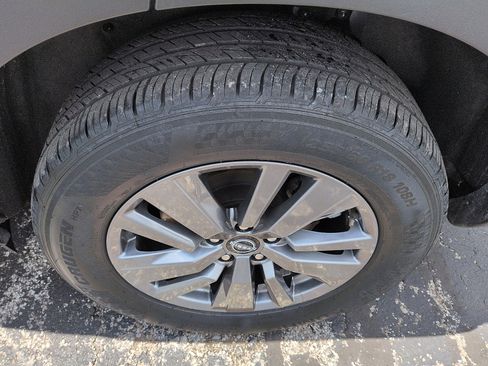 Used 2024 Nissan Pathfinder SV FWD image 10