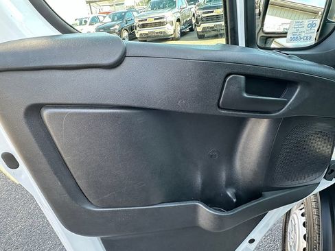 Used 2025 RAM ProMaster 2500 w/ U-Haul Equipment Group FWD image 20
