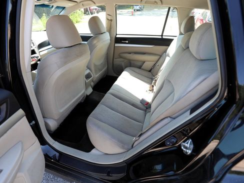 Used 2013 Subaru Outback 2.5i image 14