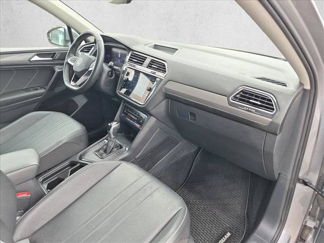 Used 2022 Volkswagen Tiguan SE FWD image 17