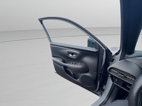 Used 2024 Honda HR-V Sport image 17