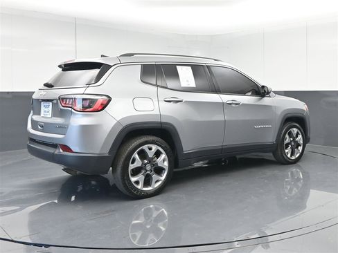 Used 2020 Jeep Compass Limited image 5