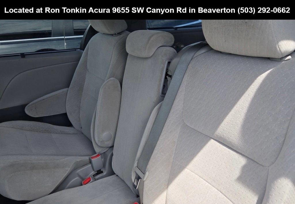 Used 2017 Toyota Sienna LE FWD image 9
