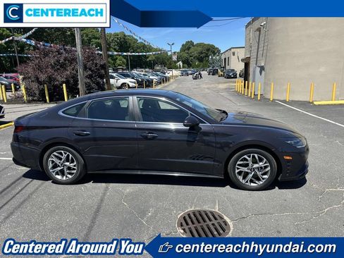 Used 2023 Hyundai Sonata SEL w/ Convenience Package FWD image 3