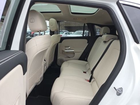 Used 2021 Mercedes-Benz GLA 250 4MATIC image 7