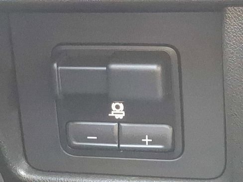 Used 2023 Chevrolet Colorado Z71 w/ Z71 Convenience Package 2 image 24