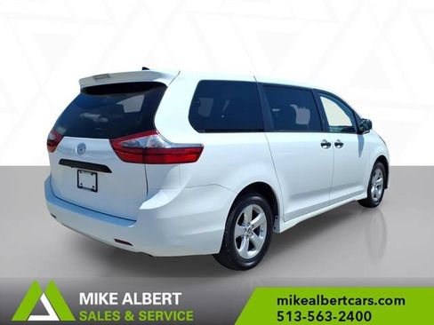 Used 2020 Toyota Sienna L FWD image 7