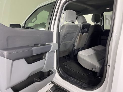 Used 2022 Ford F150 XLT w/ Trailer Tow Package image 12