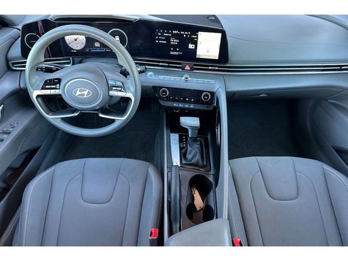 Used 2024 Hyundai Elantra SEL image 14