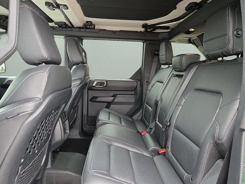 Used 2025 Ford Bronco Badlands AWD/4WD image 10