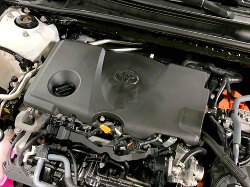 Used 2025 Toyota Camry SE FWD image 33