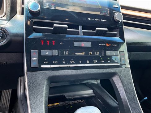 Used 2019 Toyota Avalon XLE w/ Moonroof Package FWD image 14