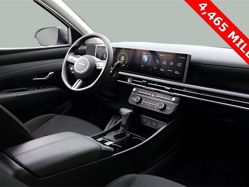 Used 2025 Hyundai Tucson SE image 15
