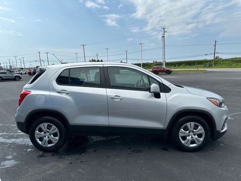 Used 2018 Chevrolet Trax LS image 4