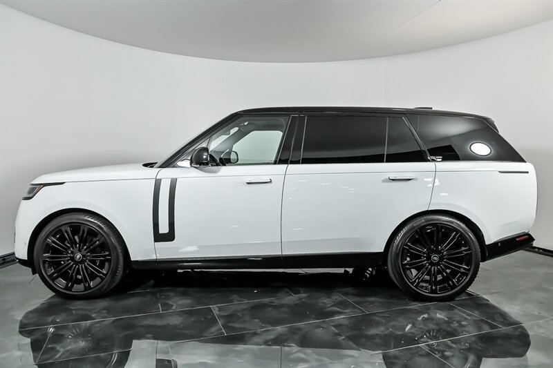Used 2022 Land Rover Range Rover Long Wheelbase SE AWD/4WD image 6