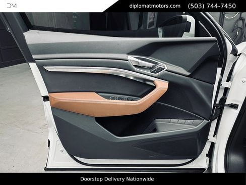 Used 2021 Audi e-tron Premium AWD/4WD image 25