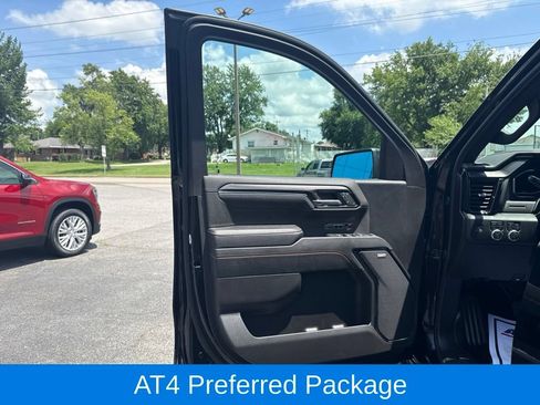 Used 2025 GMC Sierra 1500 AT4 w/ AT4 Premium Package AWD/4WD image 19
