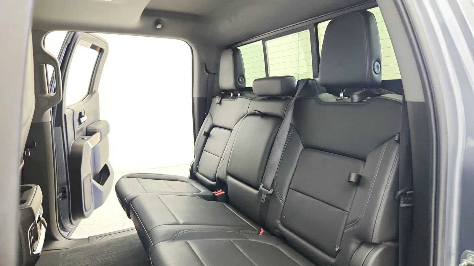 Used 2019 GMC Sierra 1500 SLT w/ SLT Premium Plus Package AWD/4WD image 28