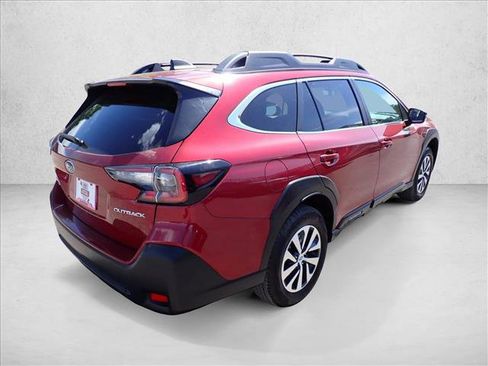 Used 2025 Subaru Outback Premium AWD/4WD image 4