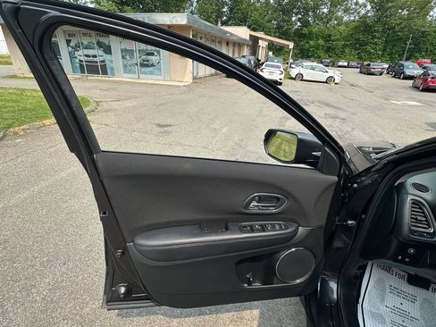 Used 2016 Honda HR-V EX image 22