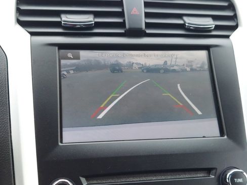 Used 2014 Ford Fusion SE image 16