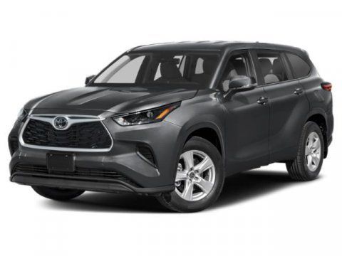 Used 2024 Toyota Highlander XLE FWD image 1
