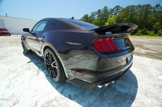 Used 2022 Ford Mustang Shelby GT500 w/ Technology Package RWD image 5