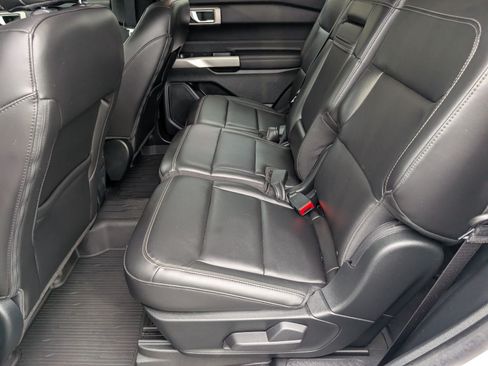 Used 2023 Ford Explorer XLT w/ Equipment Group 202A AWD/4WD image 31